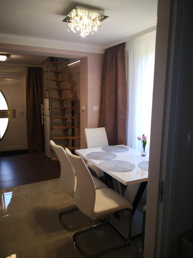 Kupola Apartman Szeged Esterno foto