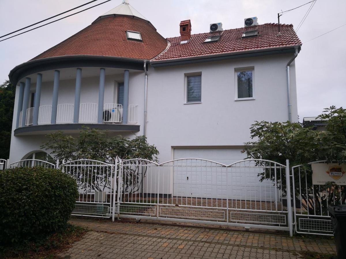 Kupola Apartman Szeged Esterno foto