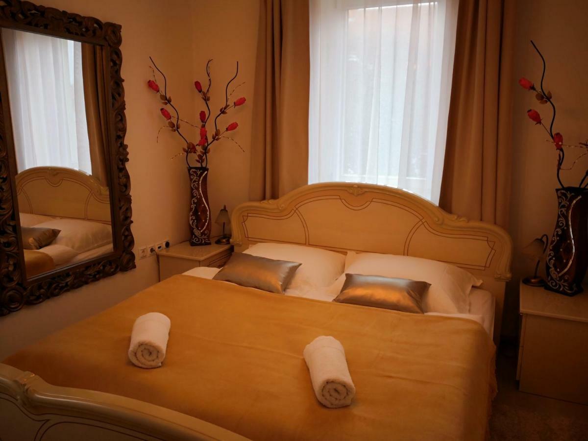 Kupola Apartman Szeged Esterno foto