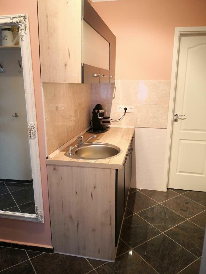 Kupola Apartman Szeged Esterno foto