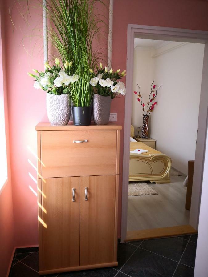 Kupola Apartman Szeged Esterno foto