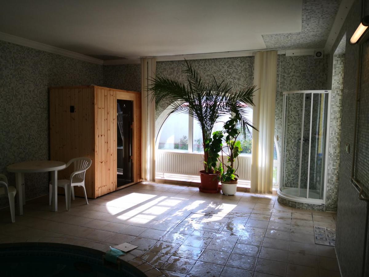 Kupola Apartman Szeged Esterno foto