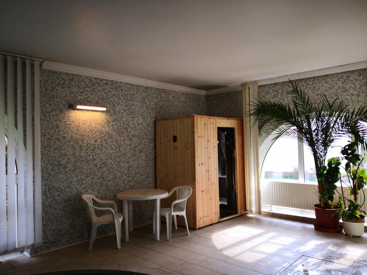 Kupola Apartman Szeged Esterno foto