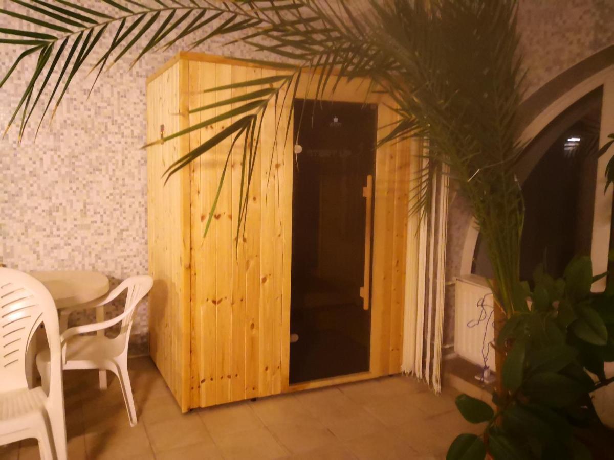 Kupola Apartman Szeged Esterno foto
